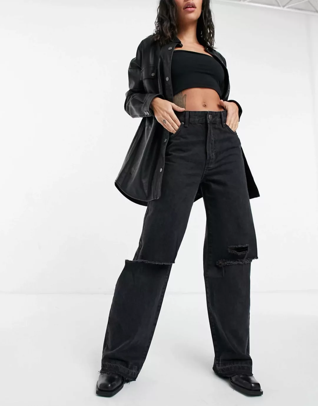 Bershka – Locker geschnittene Jeans in Schwarz mit Rissen im Stil der 90er- günstig online kaufen