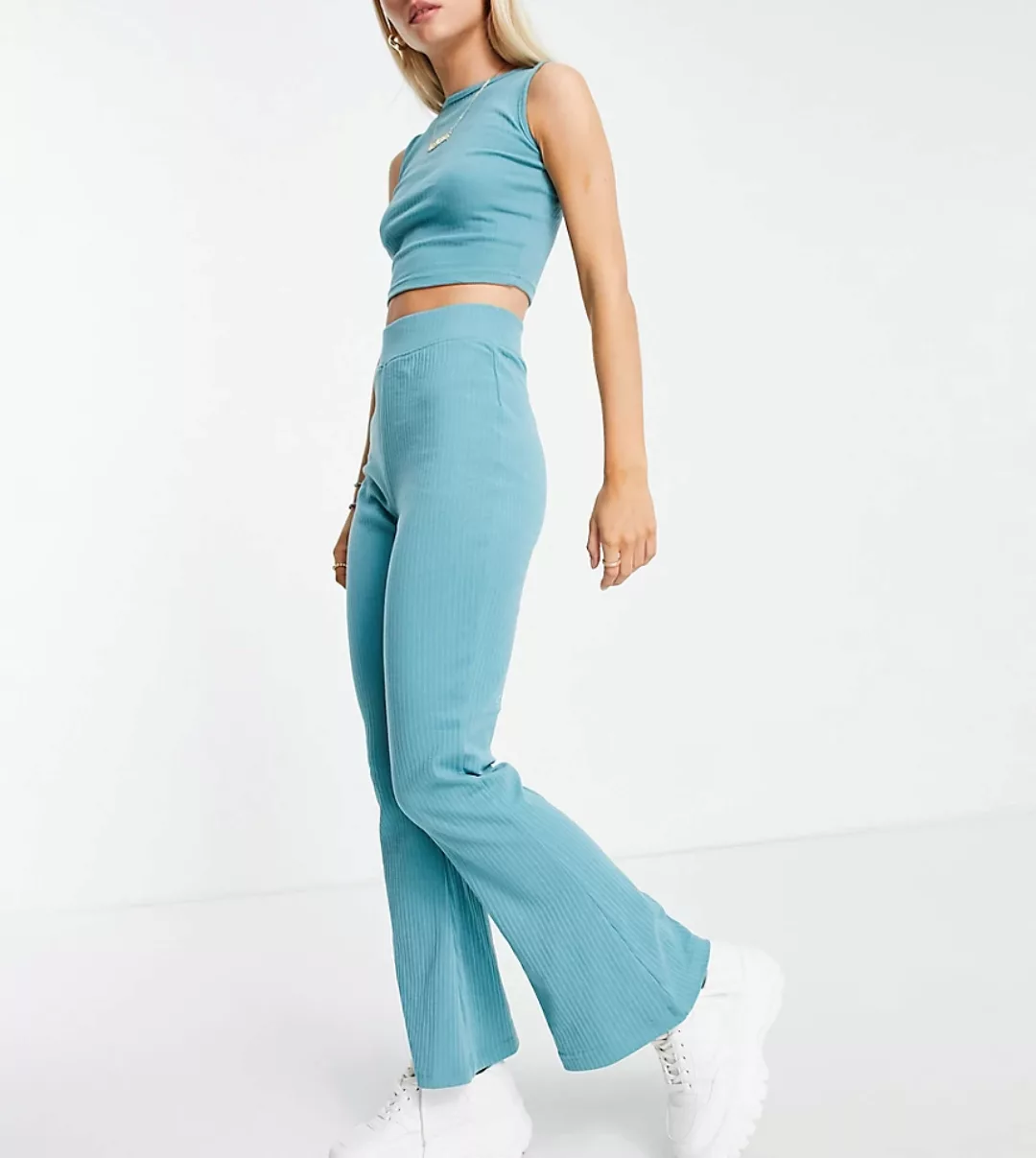 Missguided Petite – Set aus geripptem Trägertop mit Racerback-Rücken und Sc günstig online kaufen