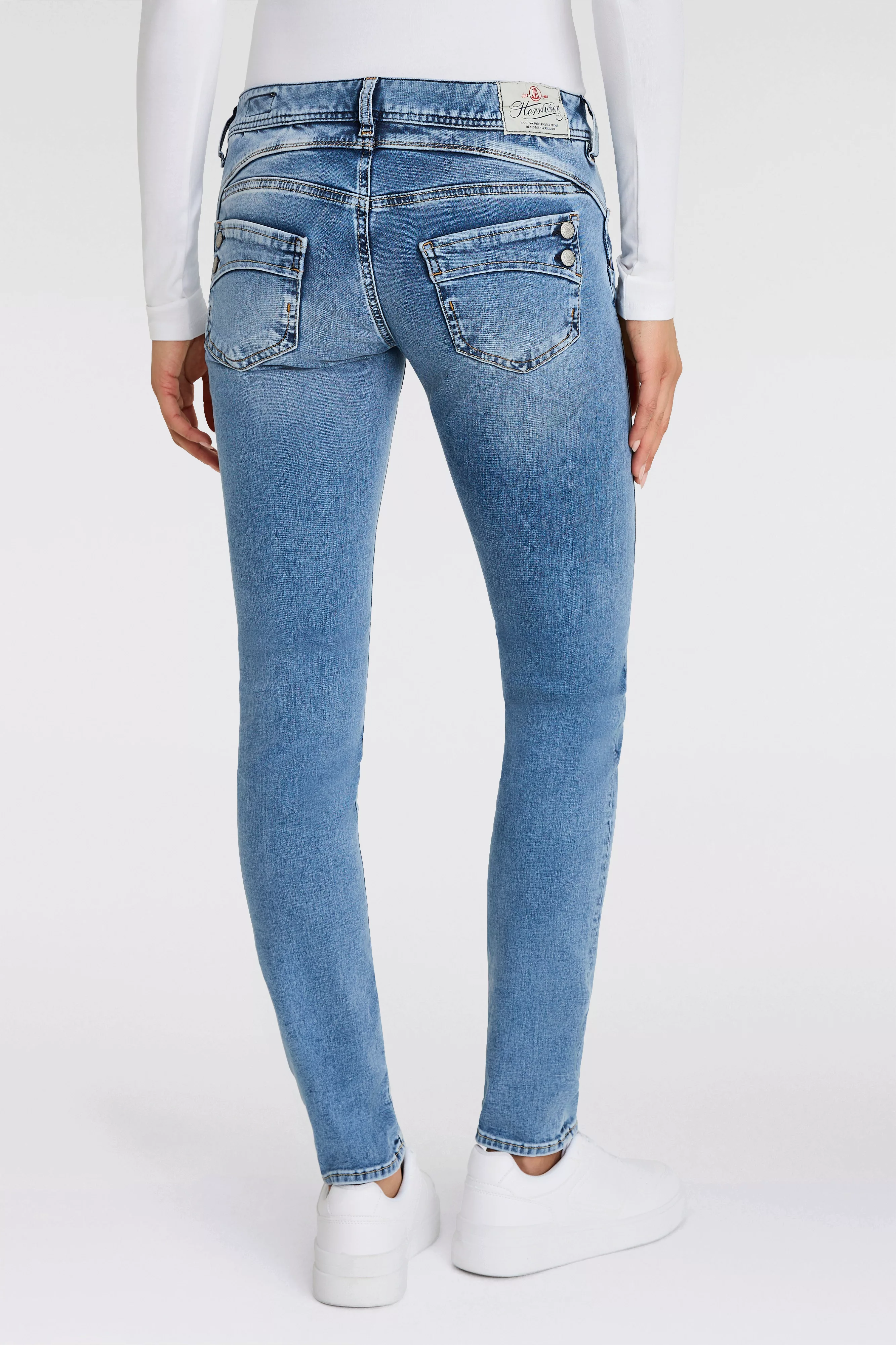 Herrlicher Slim-fit-Jeans "Piper Slim Reused Denim", mit Zierknöpfen an den günstig online kaufen