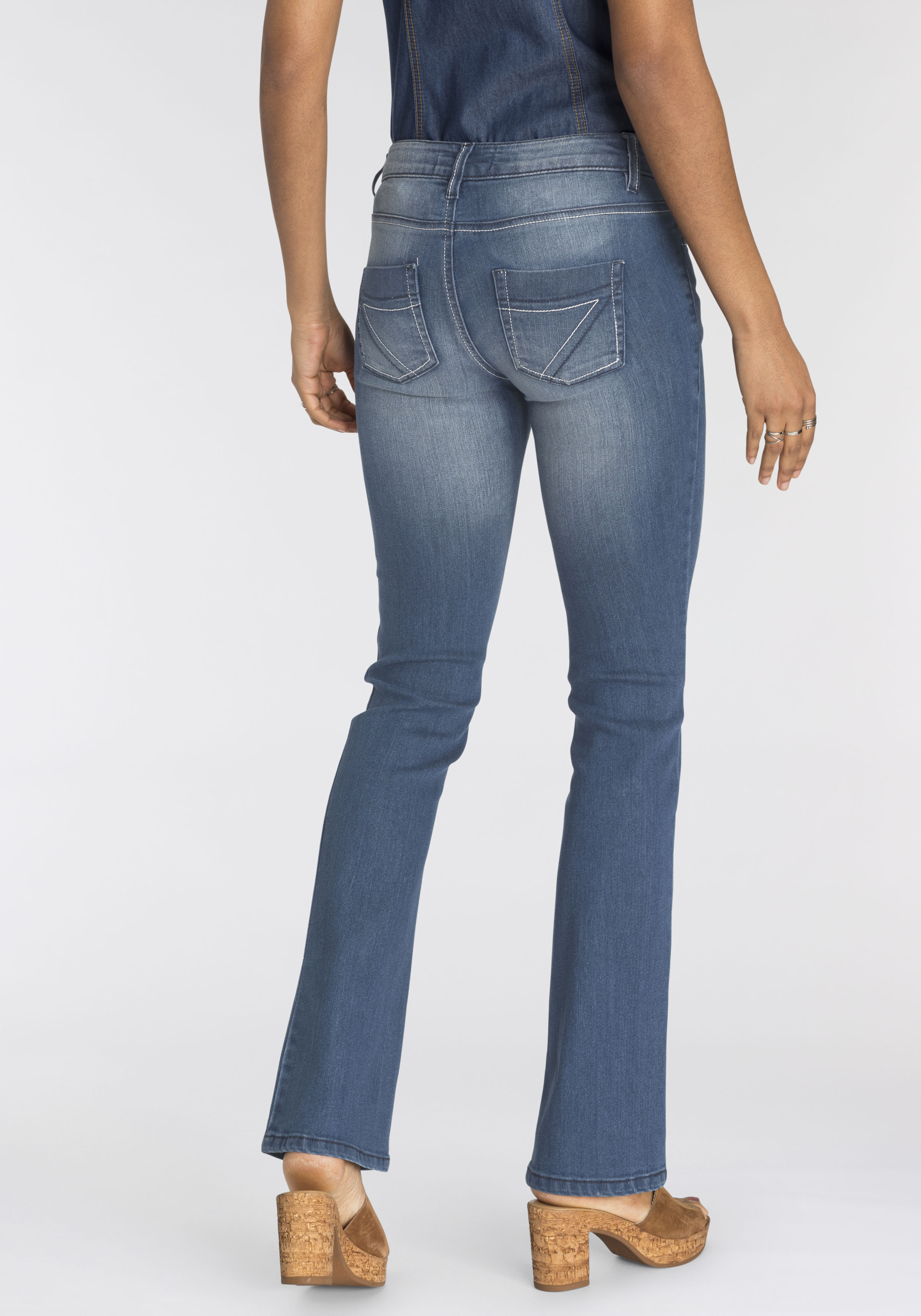 Arizona Bootcut-Jeans "mit Kontrastnähten" günstig online kaufen