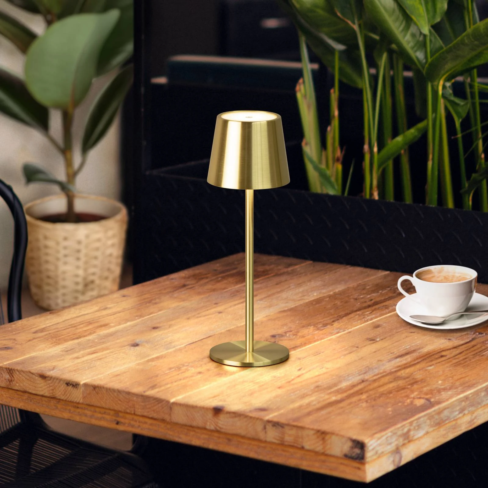 LED-Akku-Tischlampe Roxi, messingfarben, Metall, IP54 Dimmer günstig online kaufen