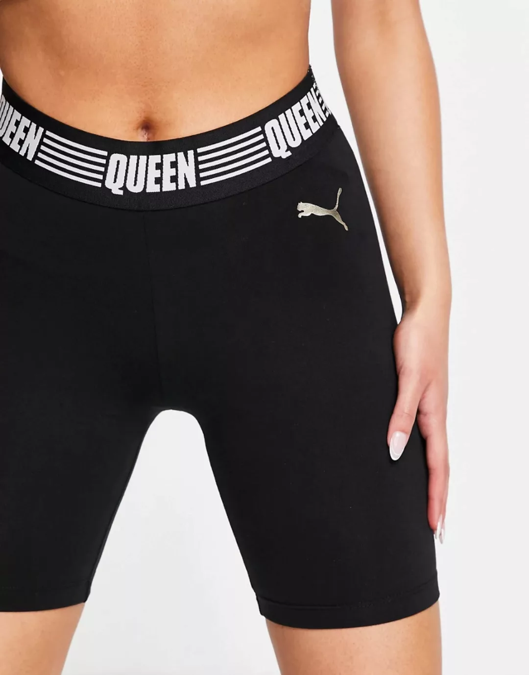 Puma – Queen – Leggings-Shorts mit Markenlogo in Schwarz und Gold günstig online kaufen