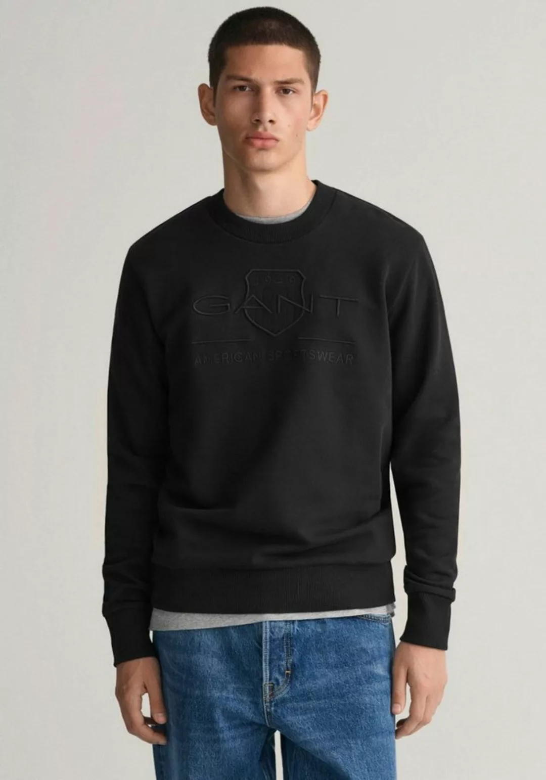 Gant Sweatshirt D1. TONAL ARCHIVE SHIELD C-NECK mit Logostickerei auf der B günstig online kaufen