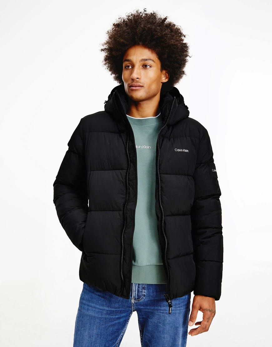 Calvin Klein – Pufferjacke aus Nylon im Knitterlook in Schwarz mit abnehmba günstig online kaufen