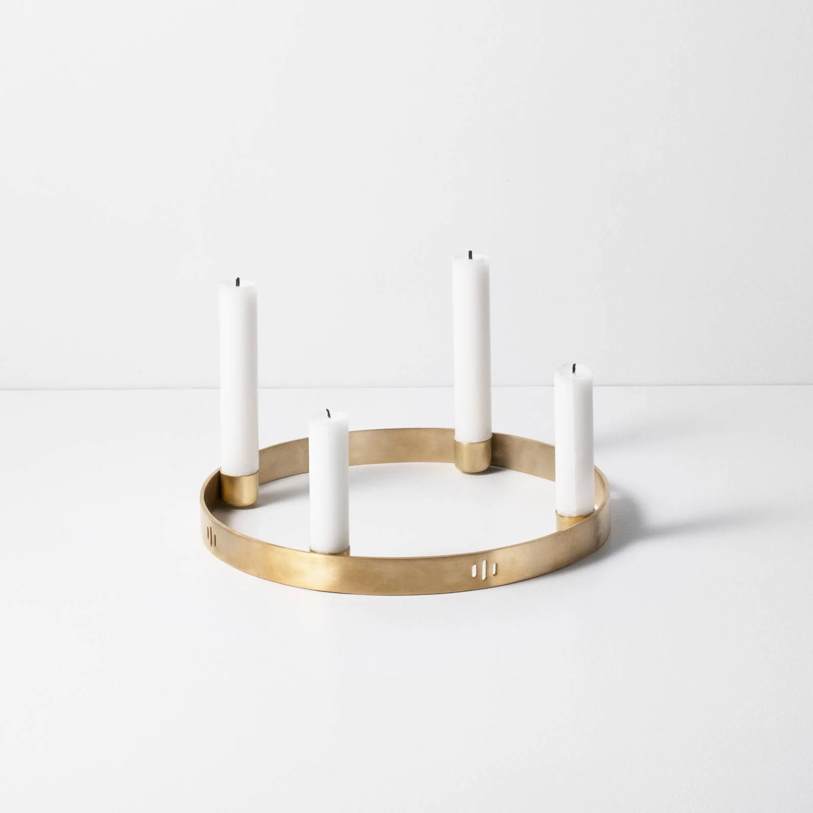 ferm LIVING Kerzenständer Circle, Ø 25 cm, poliert, Messing günstig online kaufen