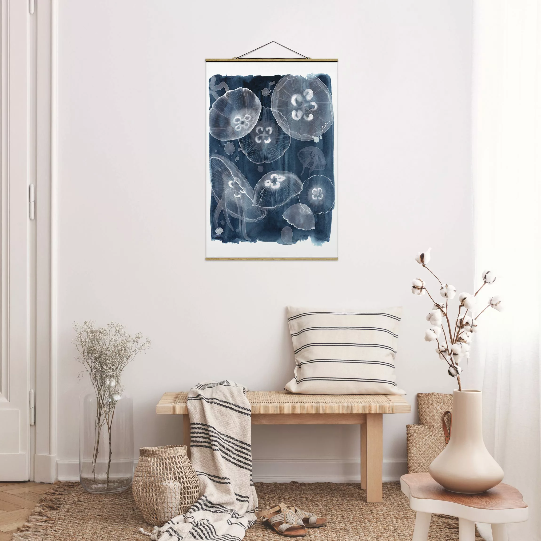 Stoffbild Tiere mit Posterleisten - Hochformat Mondmedusen II günstig online kaufen