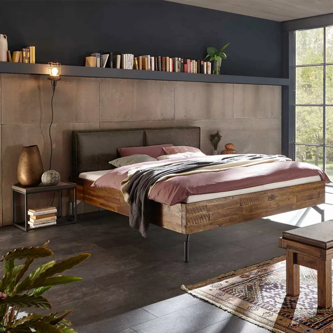 Industriedesign Bett aus Akazie Massivholz Nachtkommoden (dreiteilig) günstig online kaufen