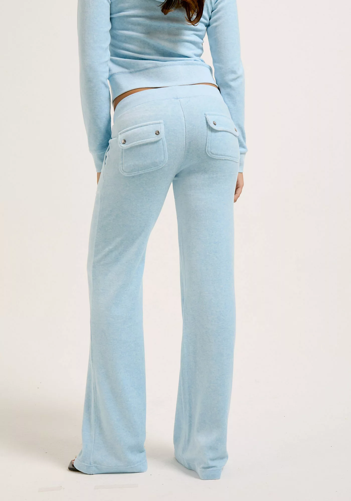 Juicy Couture Sweathose "LAYLA LOW RISE POCKETED FLARE PANT Damen", Trainin günstig online kaufen