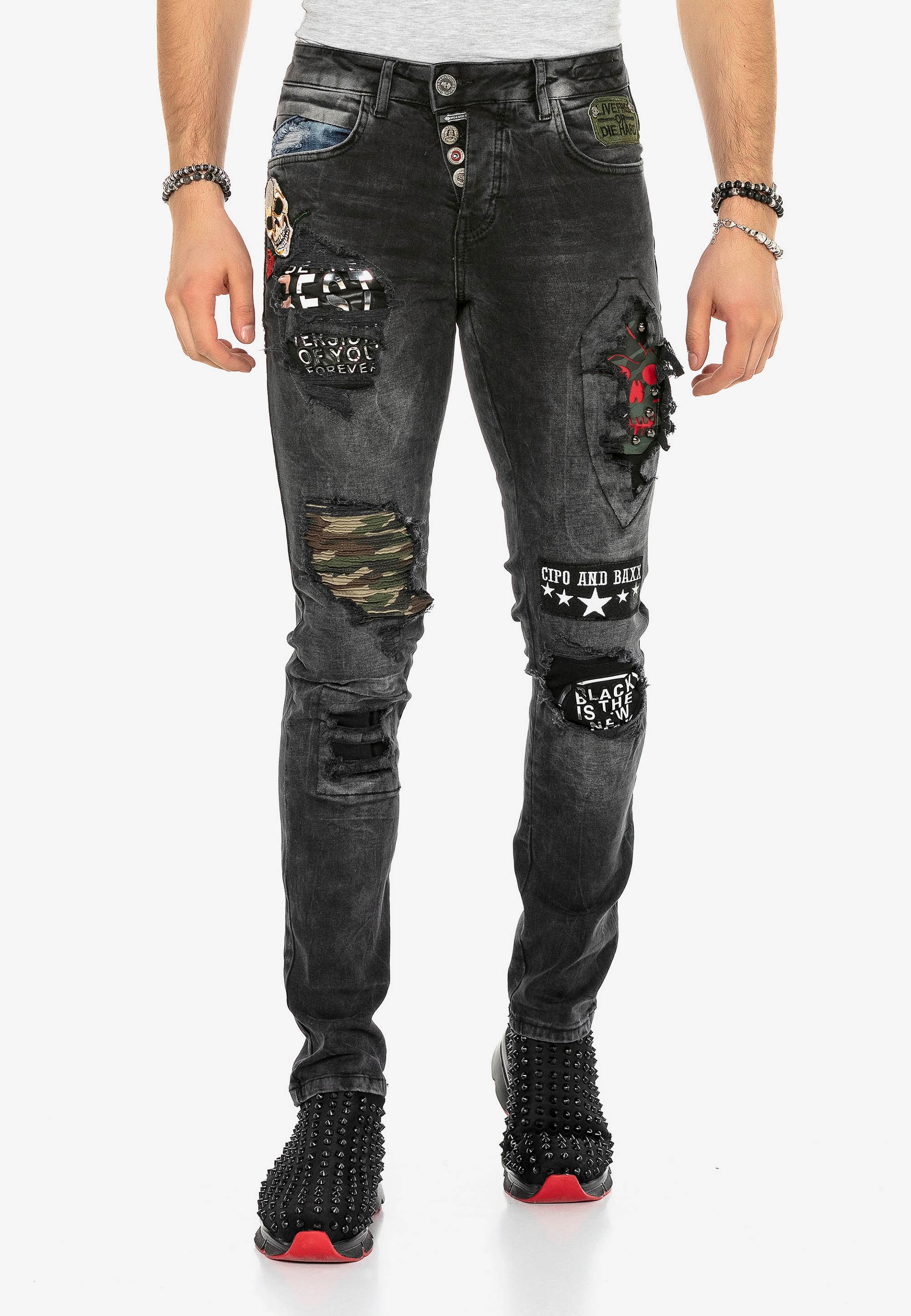 Cipo & Baxx Bequeme Jeans "CD408", mit rockigen Aufnähern günstig online kaufen