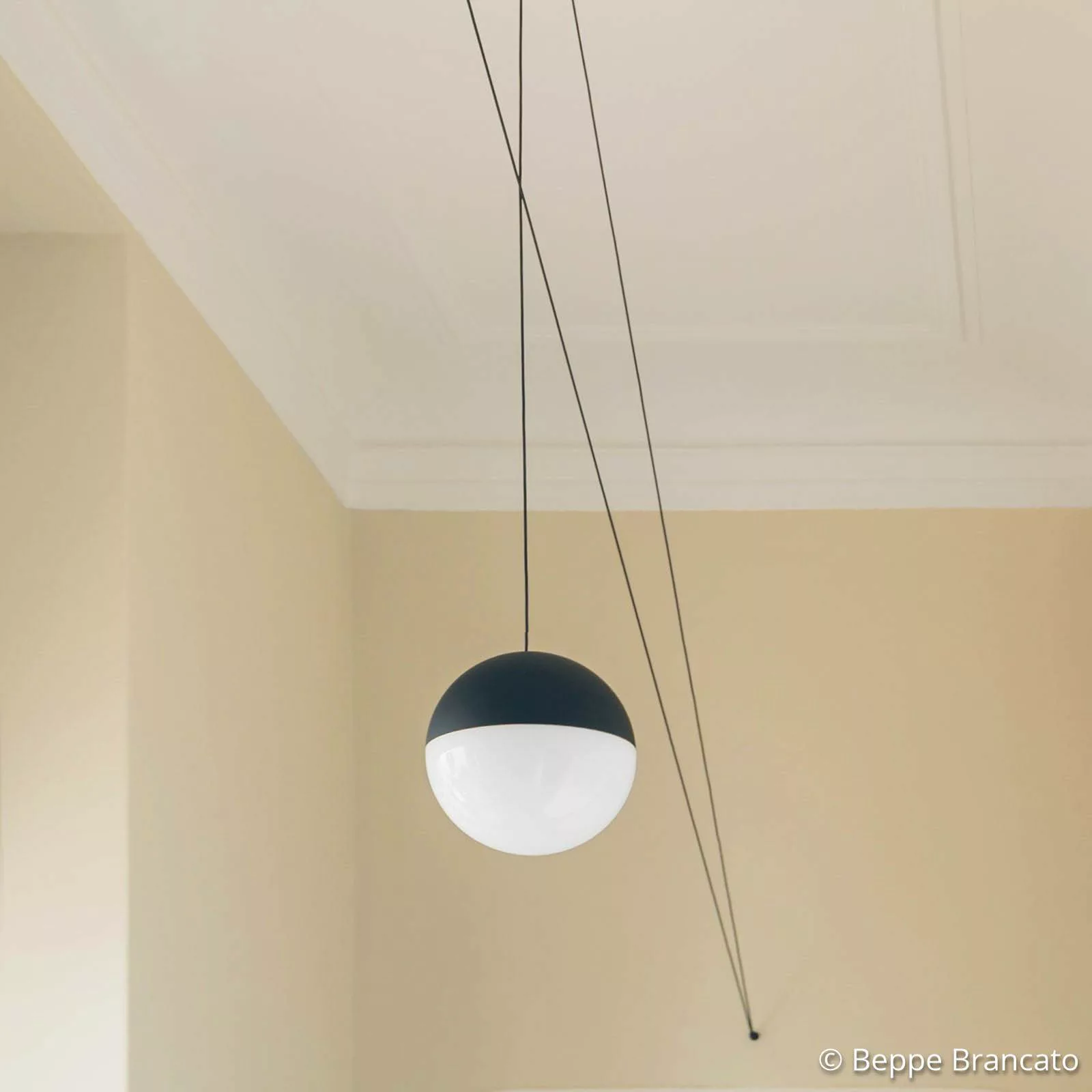 FLOS String light Hängeleuchte, 12m Kabel, Kugel günstig online kaufen