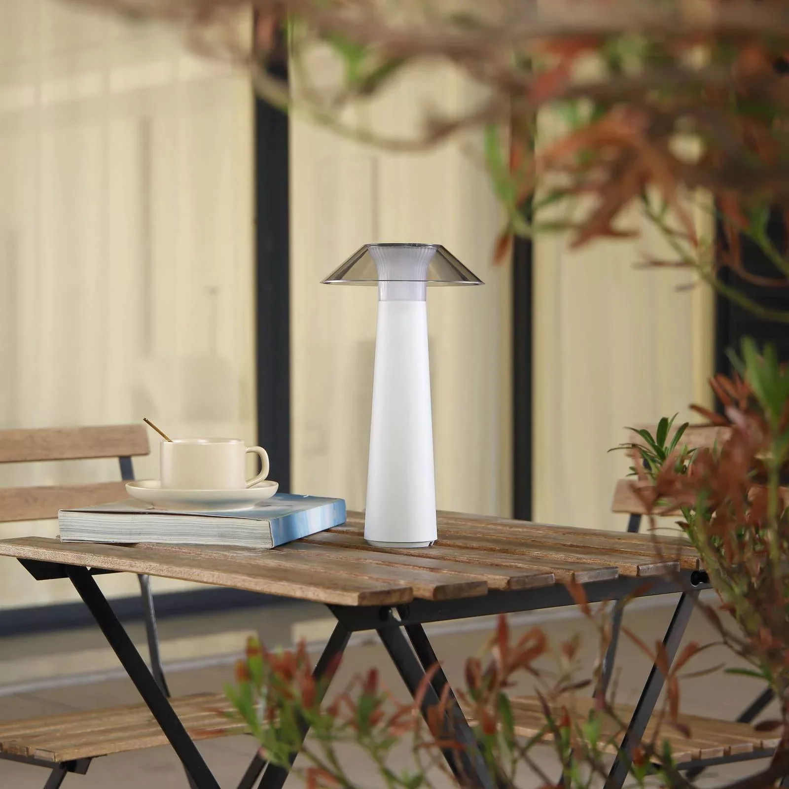 Lindby LED-Akku-Außentischleuchte Gomba, weiß, dimmbar günstig online kaufen