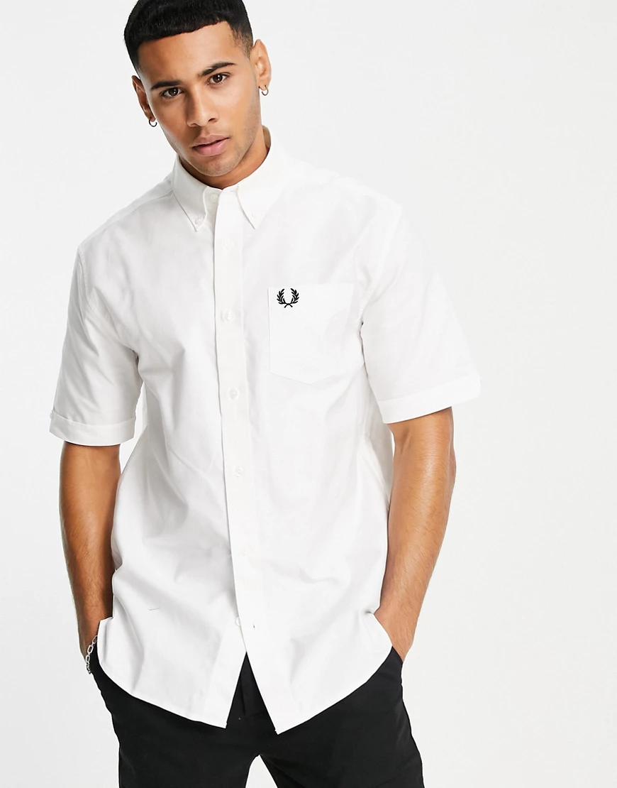 Fred Perry – Kurzärmliges Oxford-Hemd in Weiß günstig online kaufen