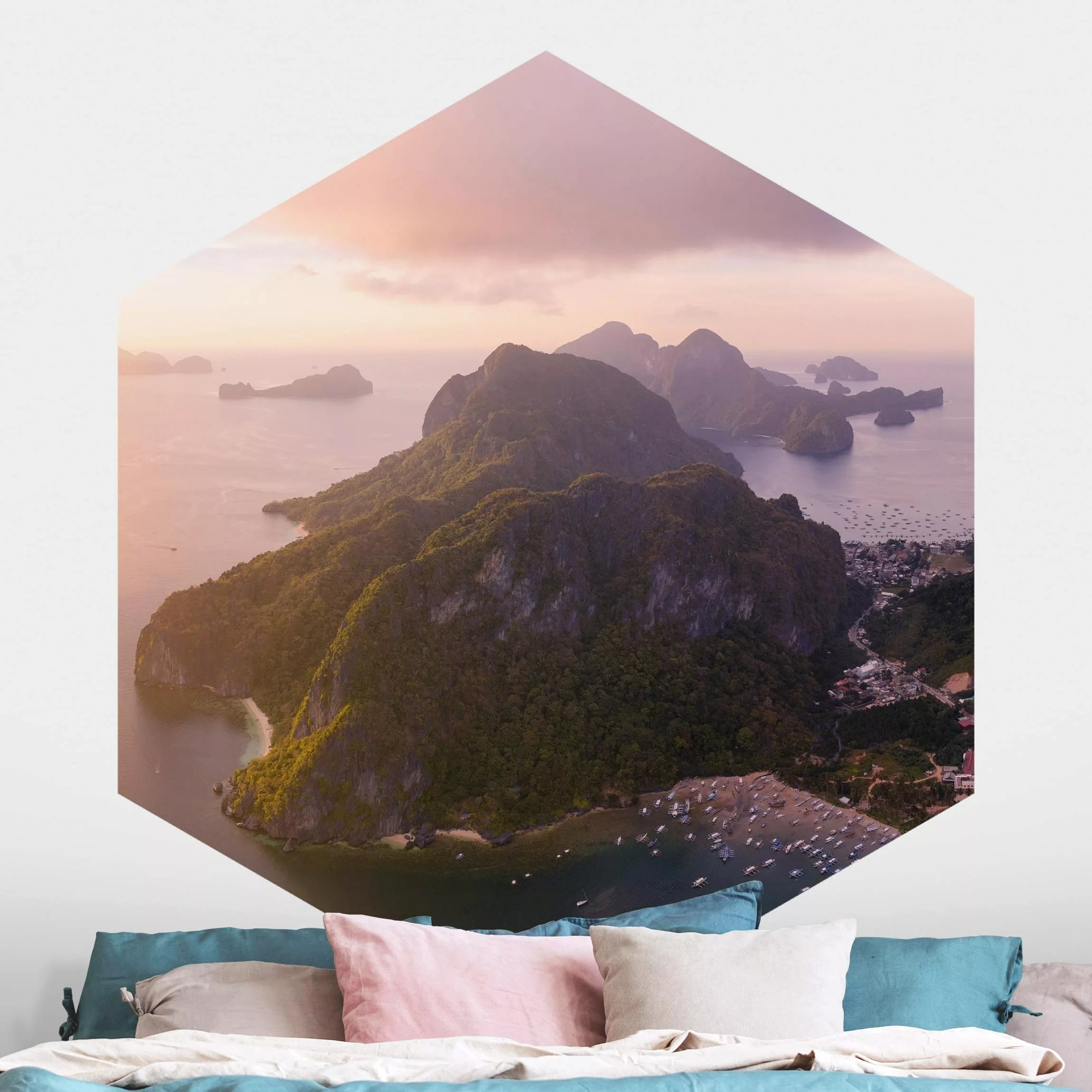 Hexagon Fototapete selbstklebend Atmosphärische Küstenlandschaft günstig online kaufen