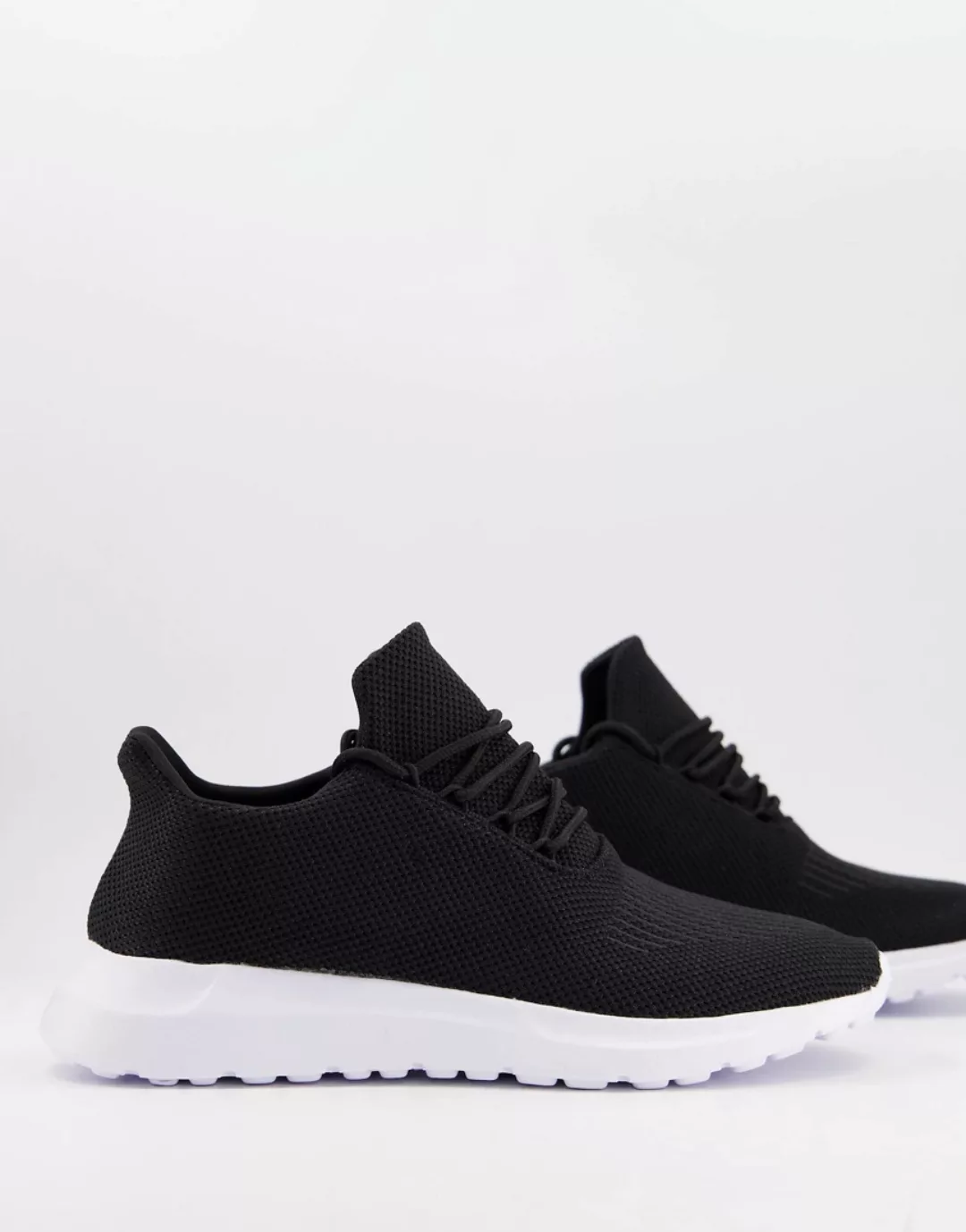 New Look – Gestrickte Sneaker in Schwarz günstig online kaufen