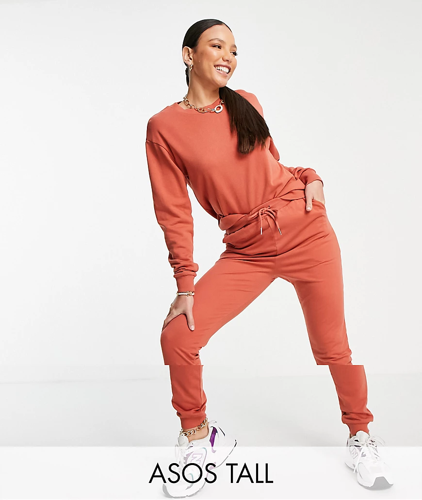 ASOS DESIGN Tall – Schmal geschnittener Trainingsanzug mit Sweatshirt und J günstig online kaufen