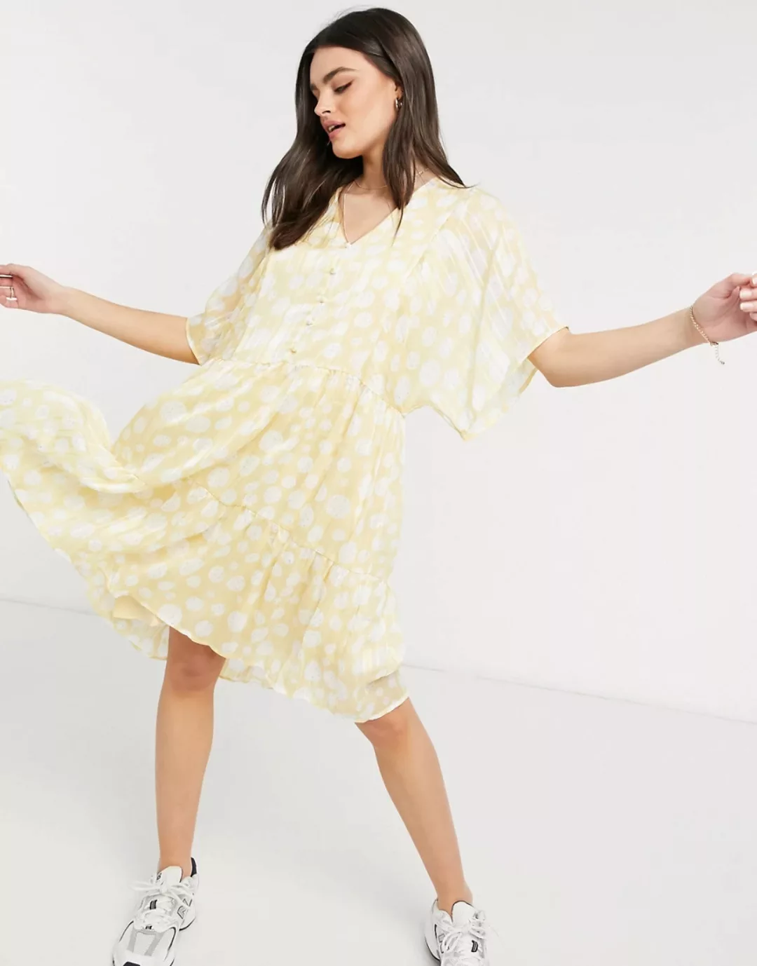 Y.A.S – Camela – Gesmoktes geblümtes Kleid mit V-Ausschnitt-Mehrfarbig günstig online kaufen