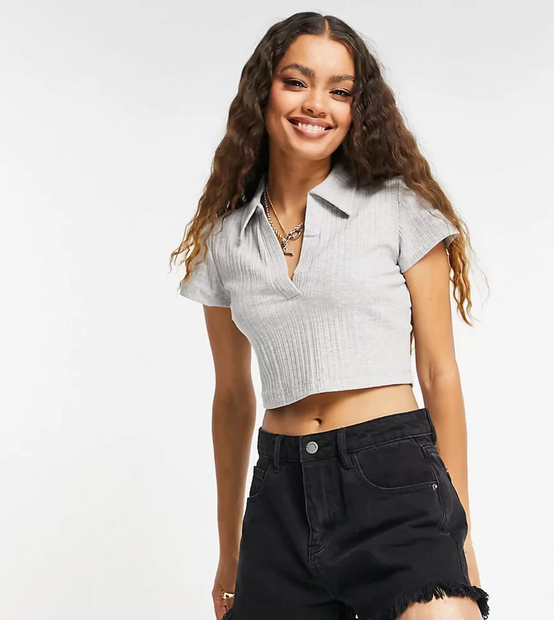 Topshop – Petite – Geripptes T-Shirt in Grau mit Kragen günstig online kaufen