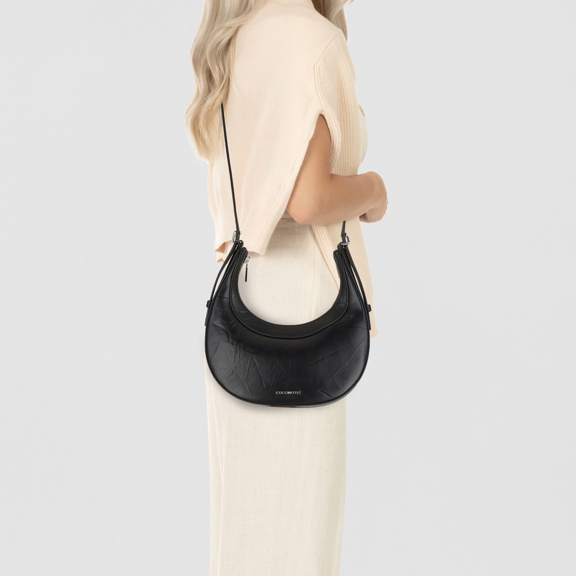 COCCINELLE Schultertasche Whisper, Leder günstig online kaufen