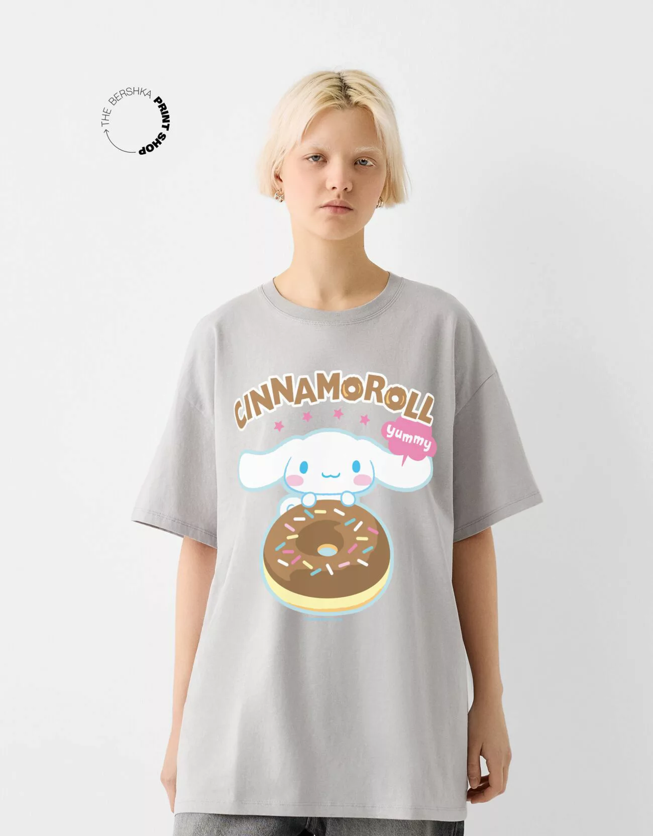 Bershka Oversize-T-Shirt Cinnamoroll Mit Kurzen Ärmeln Und Print Damen 10-1 günstig online kaufen