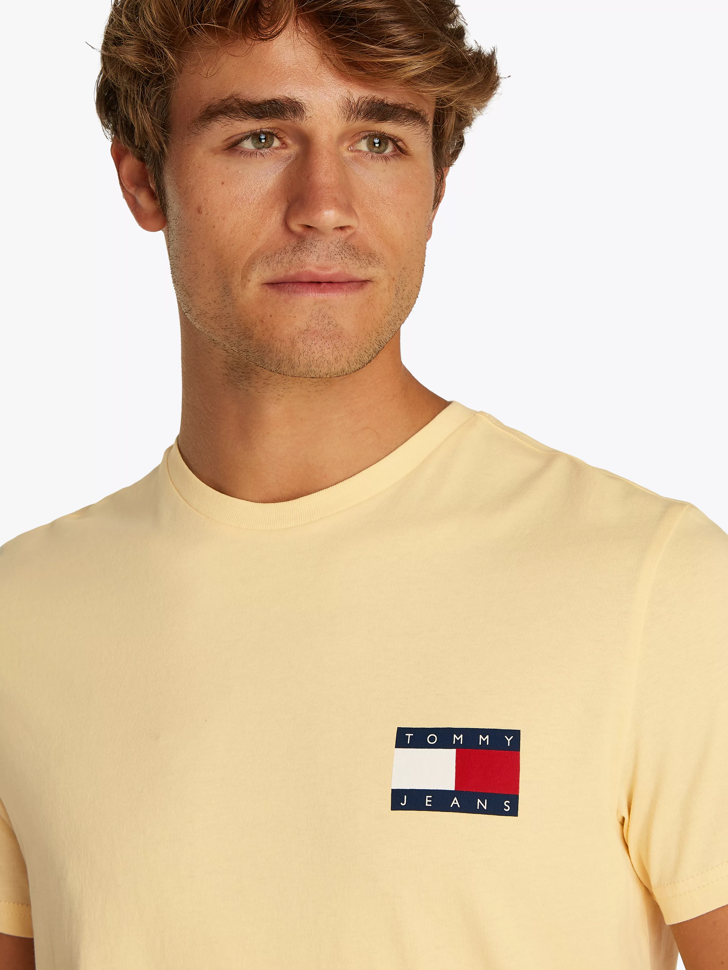 Tommy Jeans T-Shirt "TJM SLIM ESSENTIAL FLAG TEE EXT" günstig online kaufen