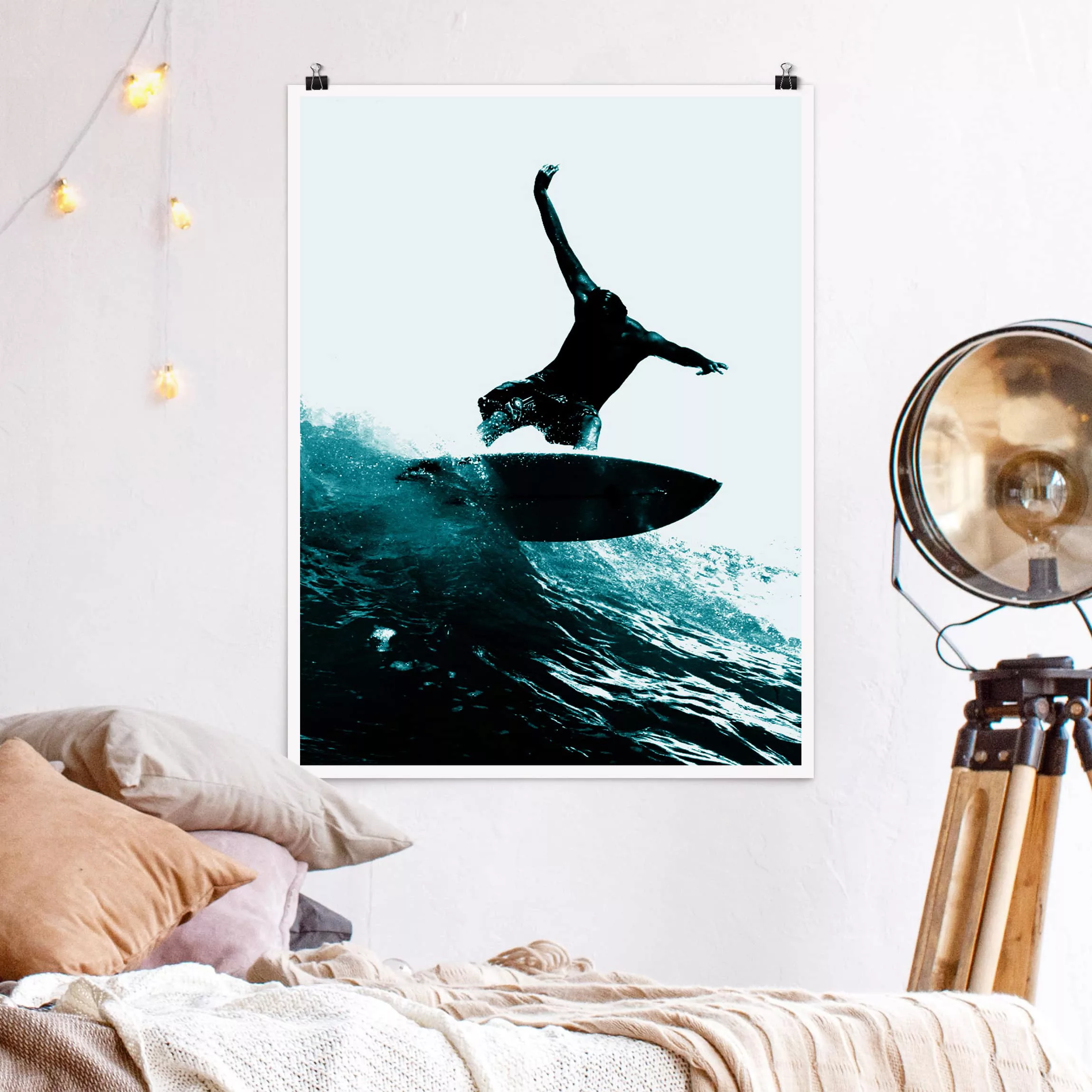 Poster Strand - Hochformat Surfing Hero günstig online kaufen