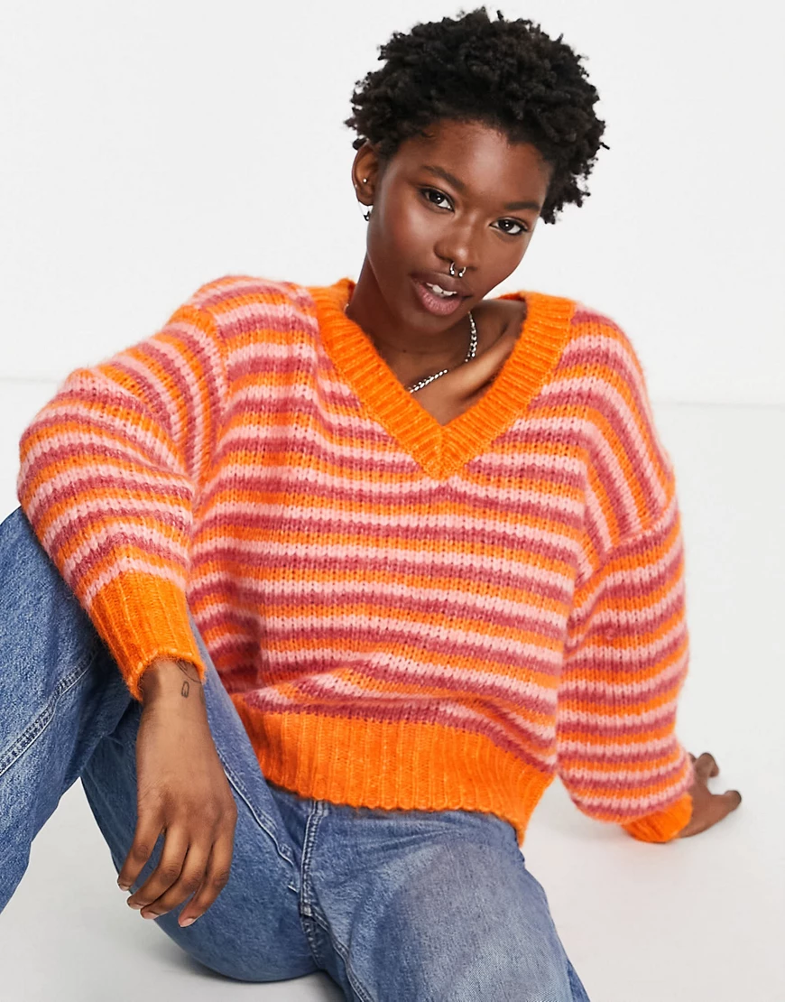 JJXX – Gestreifter Pullover in leuchtendem Orange und Rosa mit V-Ausschnitt günstig online kaufen