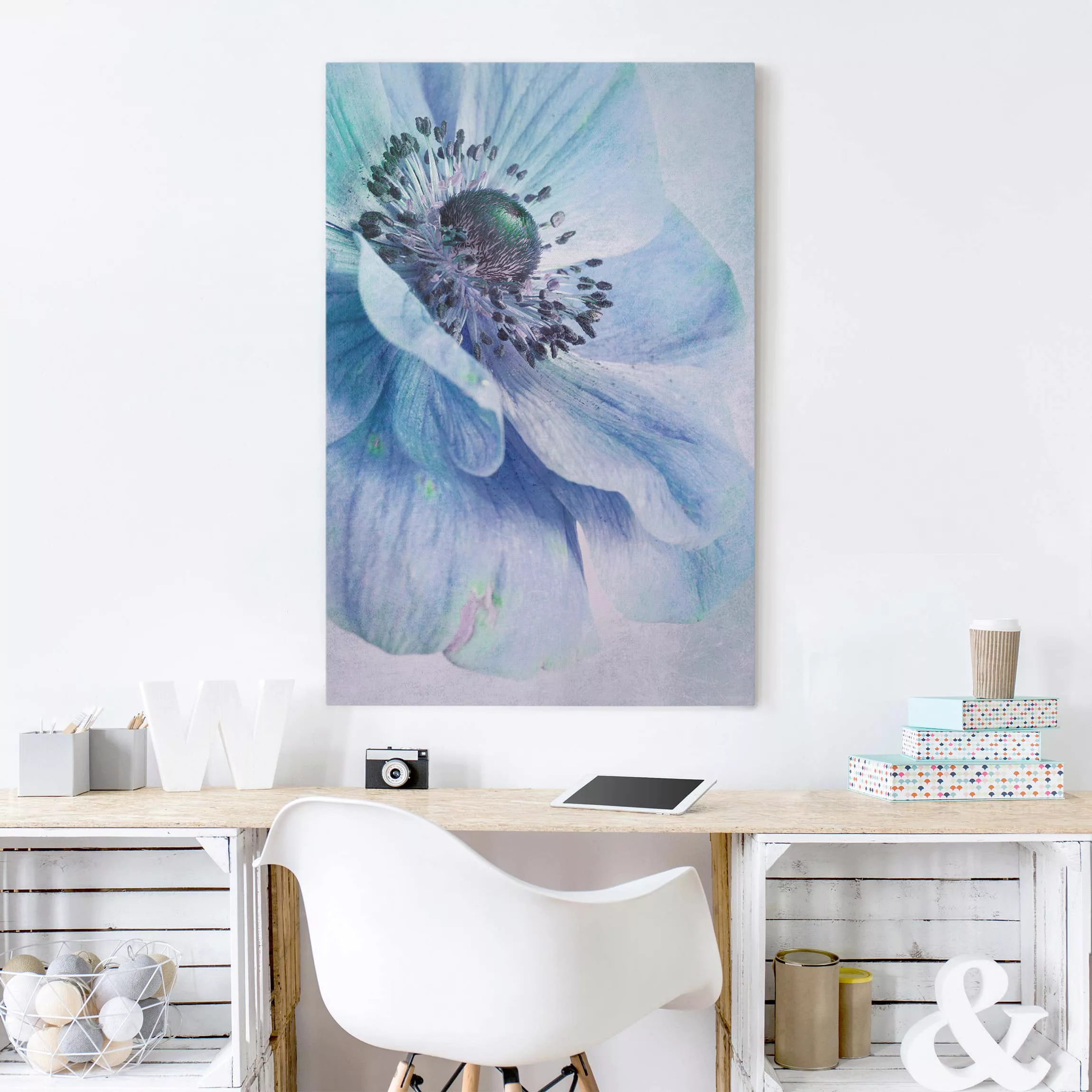 Leinwandbild Blumen - Hochformat Blüte in Türkis günstig online kaufen