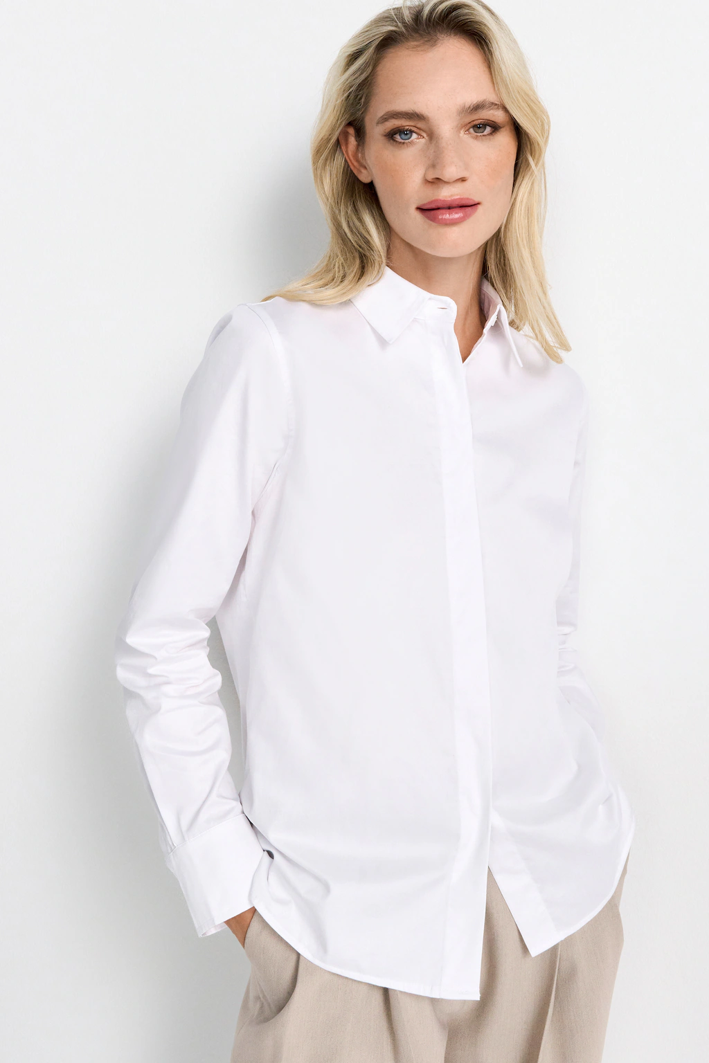 RICHROYAL Klassische Bluse, Mit Markenlabel am Rücken günstig online kaufen