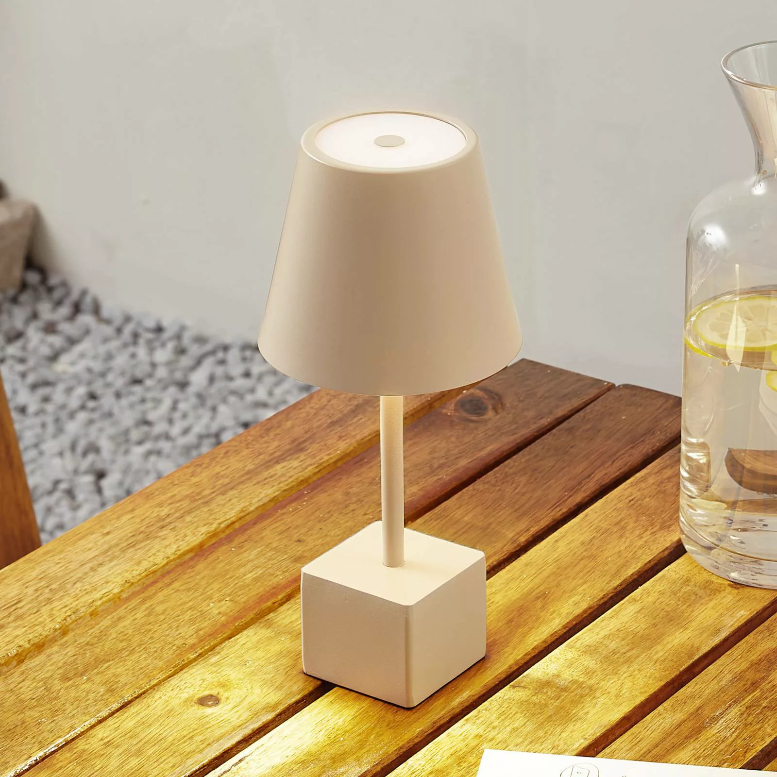 Lindby LED-Akkutischleuchte Janea CUBE, beige, Metall günstig online kaufen