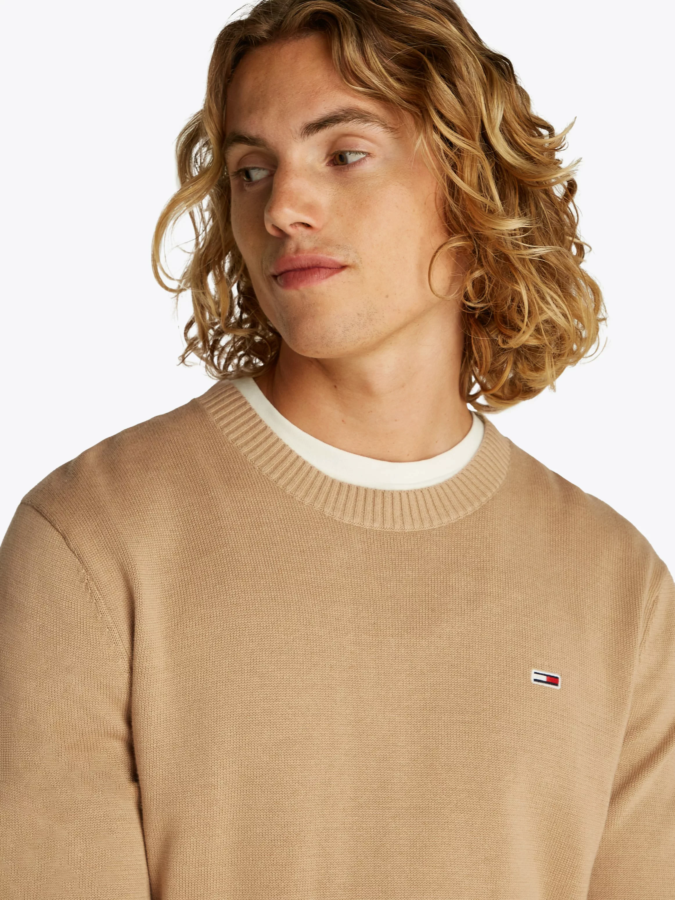 Tommy Jeans Rundhalspullover "TJM SLIM ESSENTIAL LIGHT SWEATER", mit Flag-P günstig online kaufen