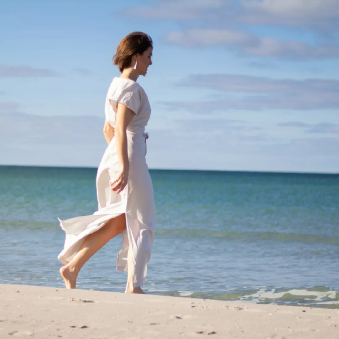 Schlichtes Abendkleid Aus Weißer Bio-baumwolle günstig online kaufen