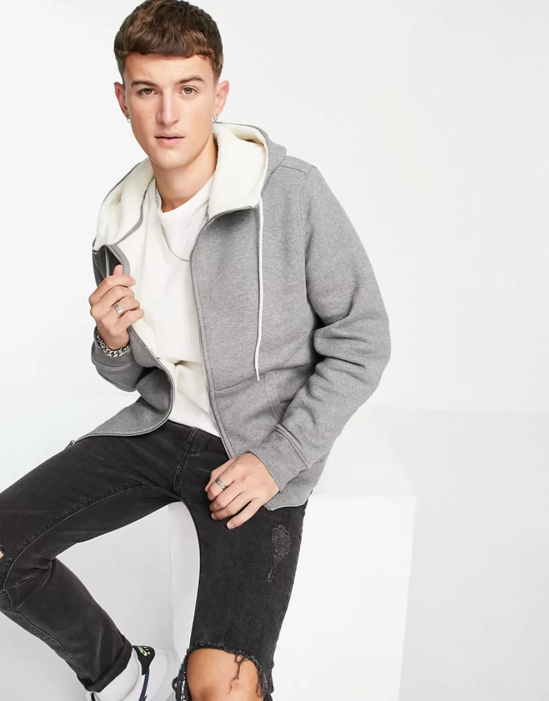 Levi's – Kapuzenjacke in Grau mit Reißverschluss und Teddyfutter günstig online kaufen