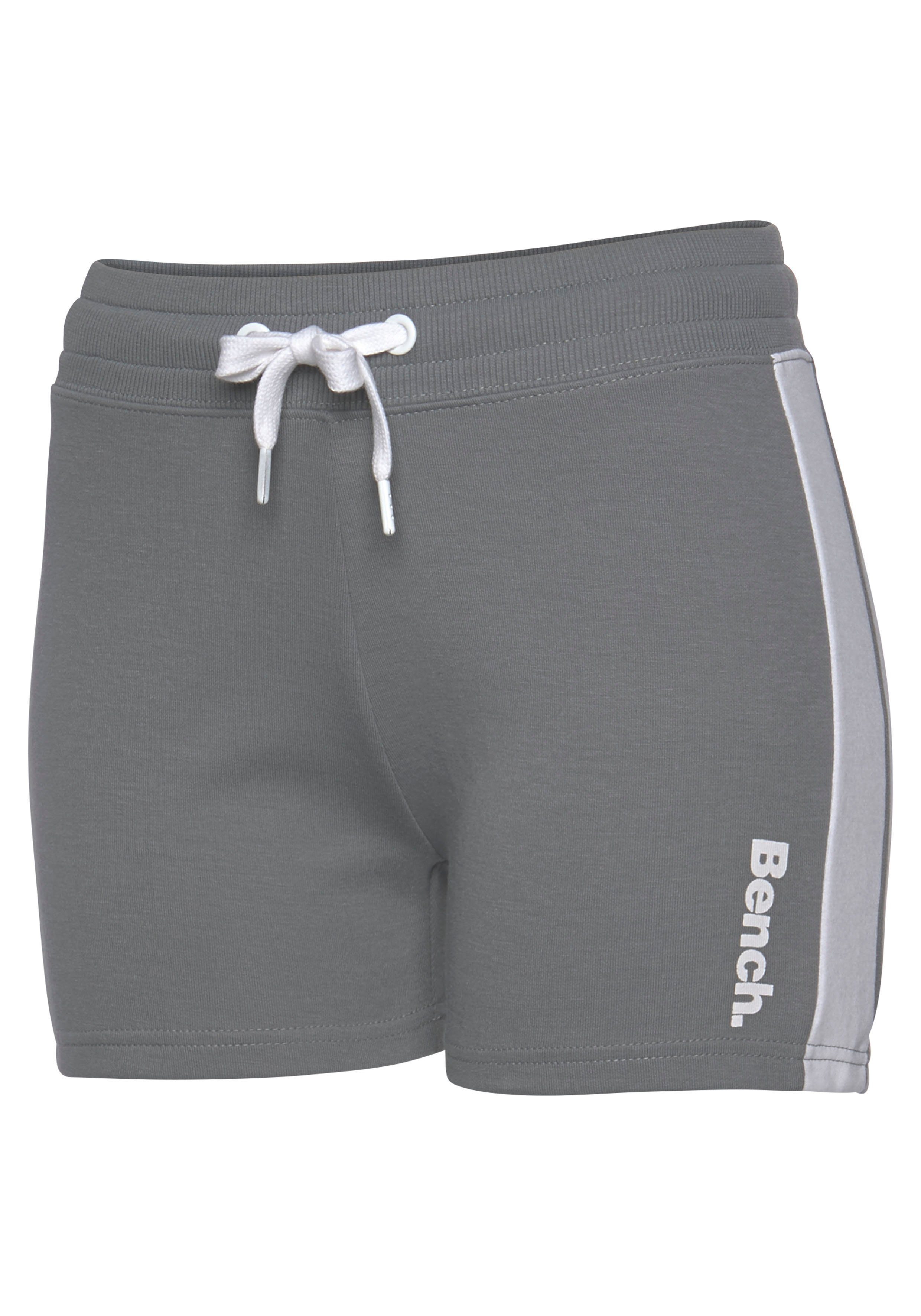 Bench. Loungewear Relaxshorts, mit Seitenstreifen, Loungewear günstig online kaufen