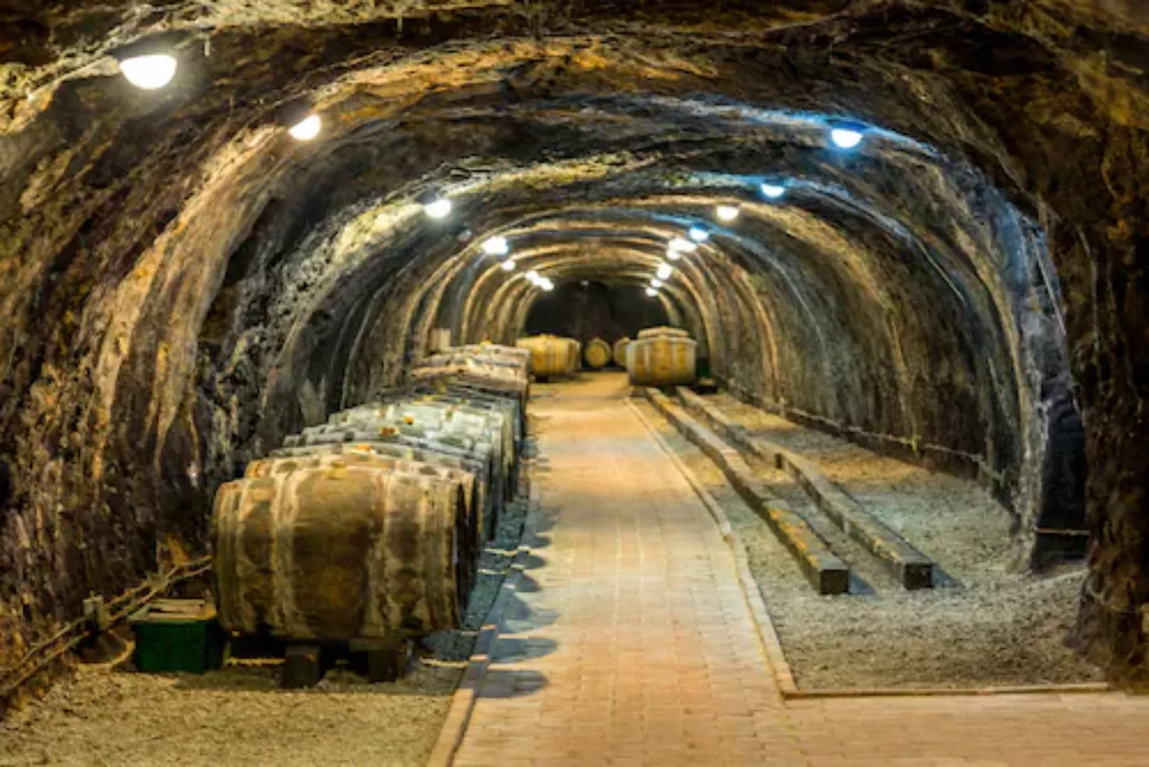 Papermoon Fototapete »Tunnel mit Fässern« günstig online kaufen