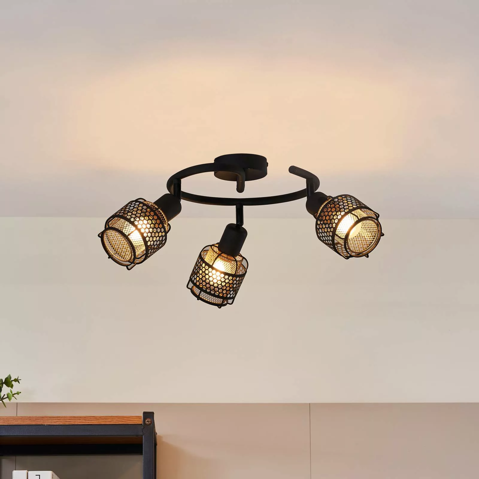 Lindby Eudoria Deckenlampe 3-flammig schwarz/gold günstig online kaufen