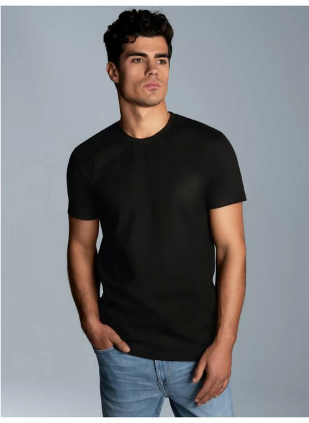 Trigema T-Shirt TRIGEMA Slim Fit T-Shirt aus DELUXE Baumwolle (1-tlg) günstig online kaufen