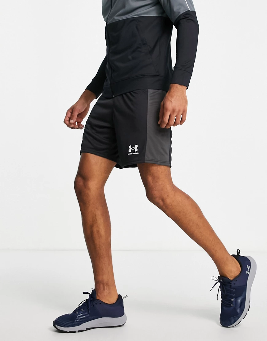 Under Armour – Football Challenger – Strickshorts in Schwarz günstig online kaufen