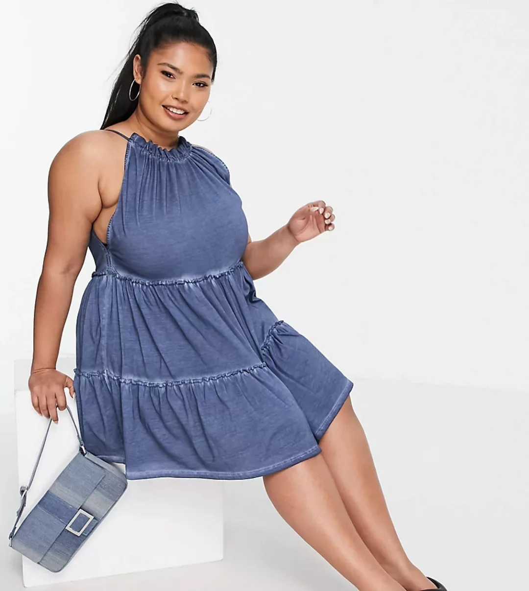 ASOS DESIGN Curve – Gestuftes Minikleid in blauer Acid-Waschung mit Raffung günstig online kaufen