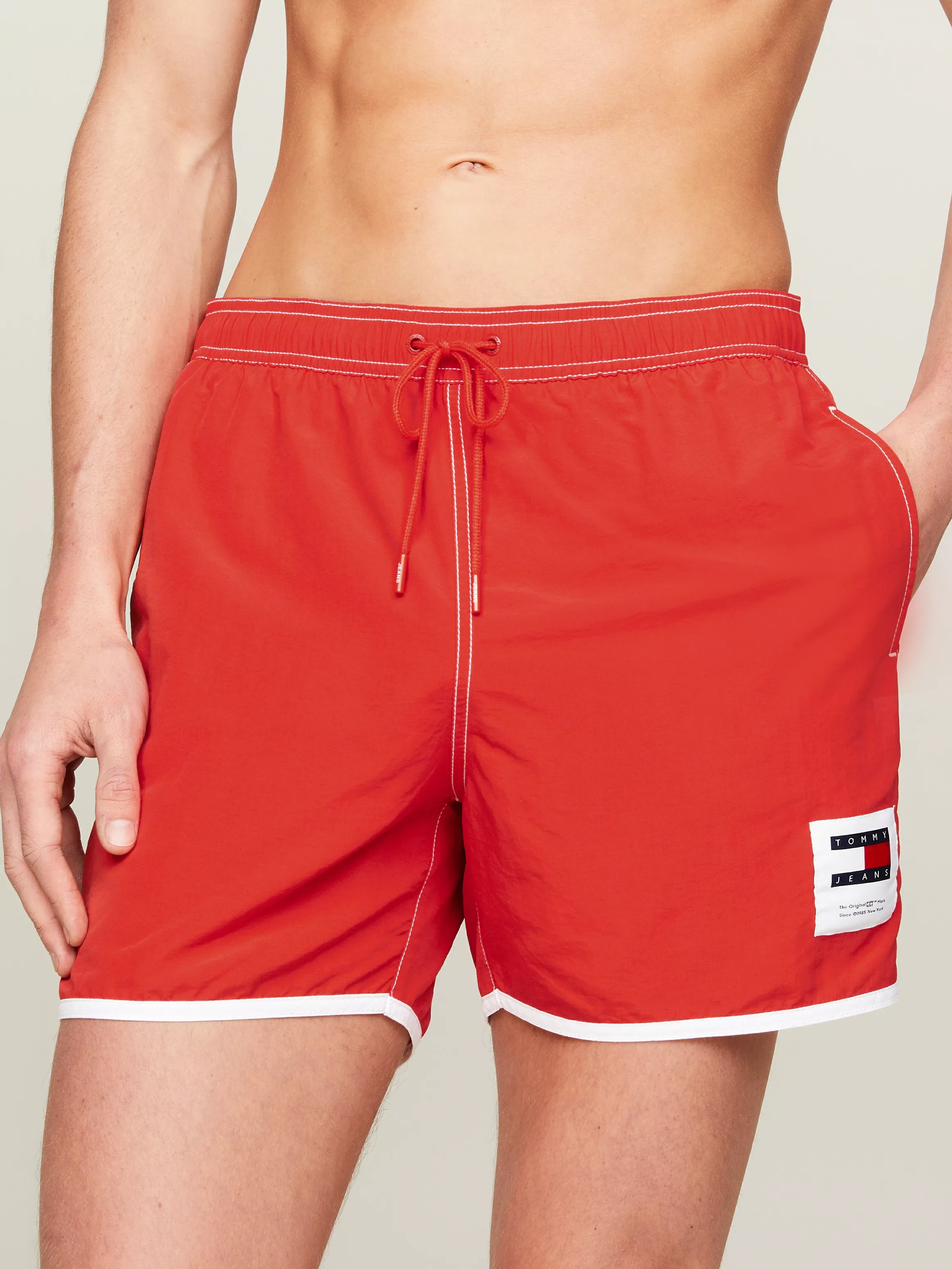 Tommy Hilfiger Swimwear Badeshorts "SF MEDIUM DRAWSTRING", mit kontrastfarb günstig online kaufen