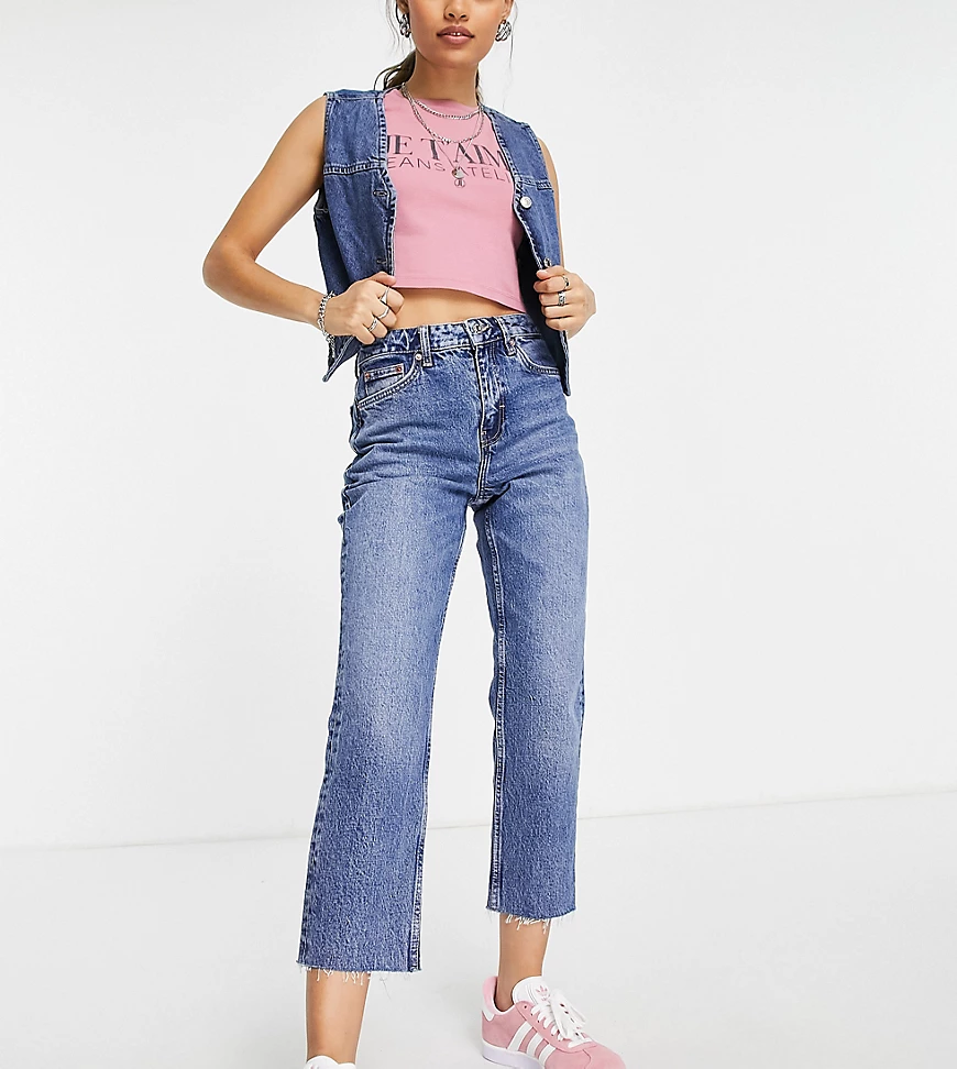 Topshop Petite – Straight Jeans aus Bio-Baumwollmix in Mittelblau mit unver günstig online kaufen