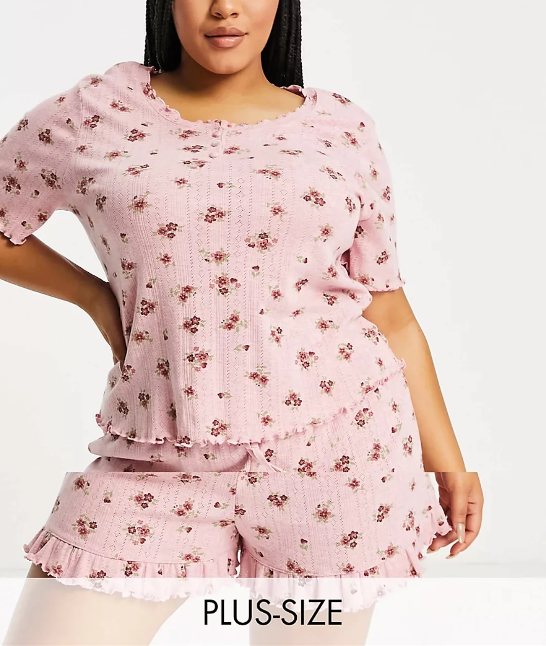 River Island Plus – Pyjama in Rosa mit Oberteil und Shorts mit Rüschensaum günstig online kaufen