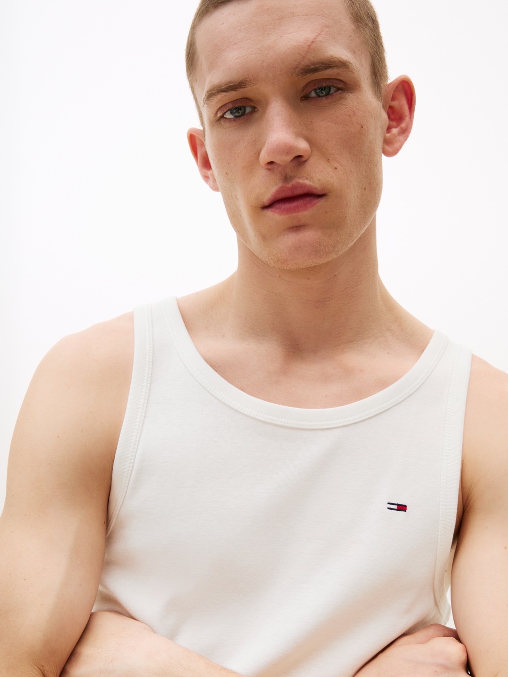 Tommy Jeans Tanktop "TJM XSLIM 3 PACK FLAG TANK EXT", Mit tiefem Rundhalsau günstig online kaufen