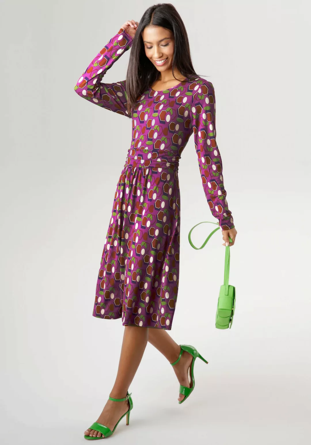 Aniston SELECTED Jerseykleid, mit geometrischem Muster und geraffter Taille günstig online kaufen
