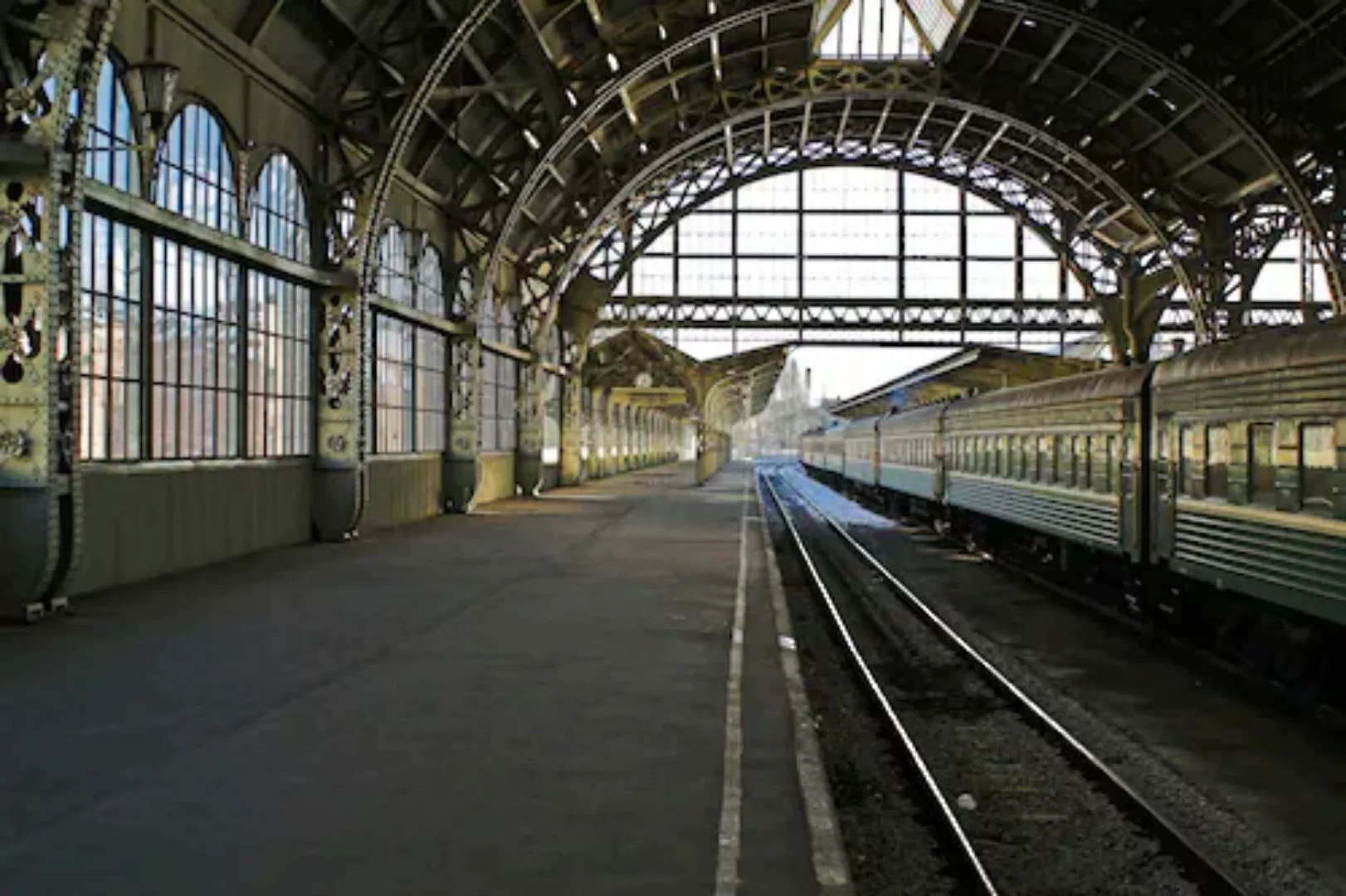 Papermoon Fototapete »Verlassener Bahnhof« günstig online kaufen