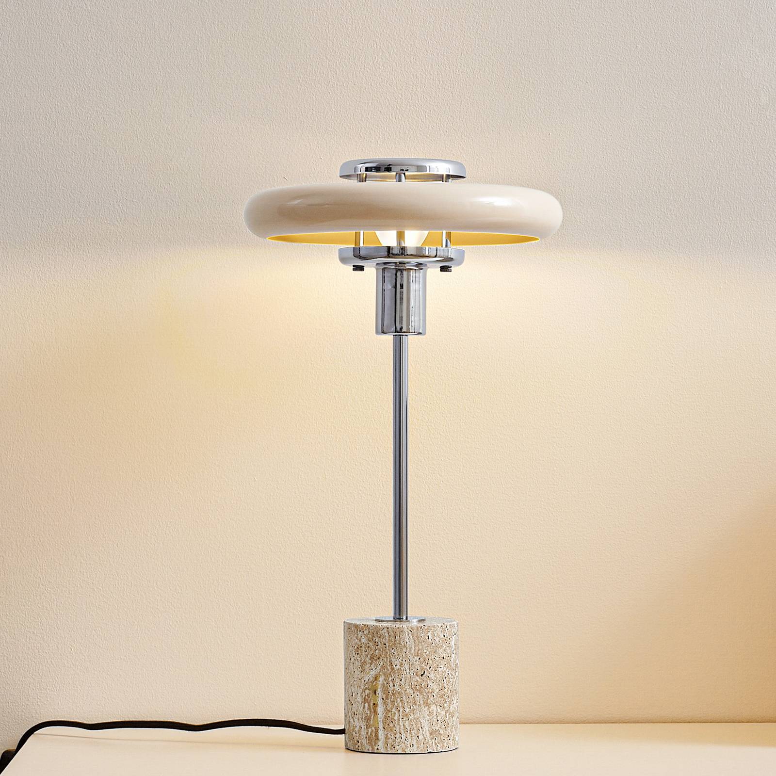 Lindby Tischleuchte Branford, Retro, beige, Metall/Travertin günstig online kaufen