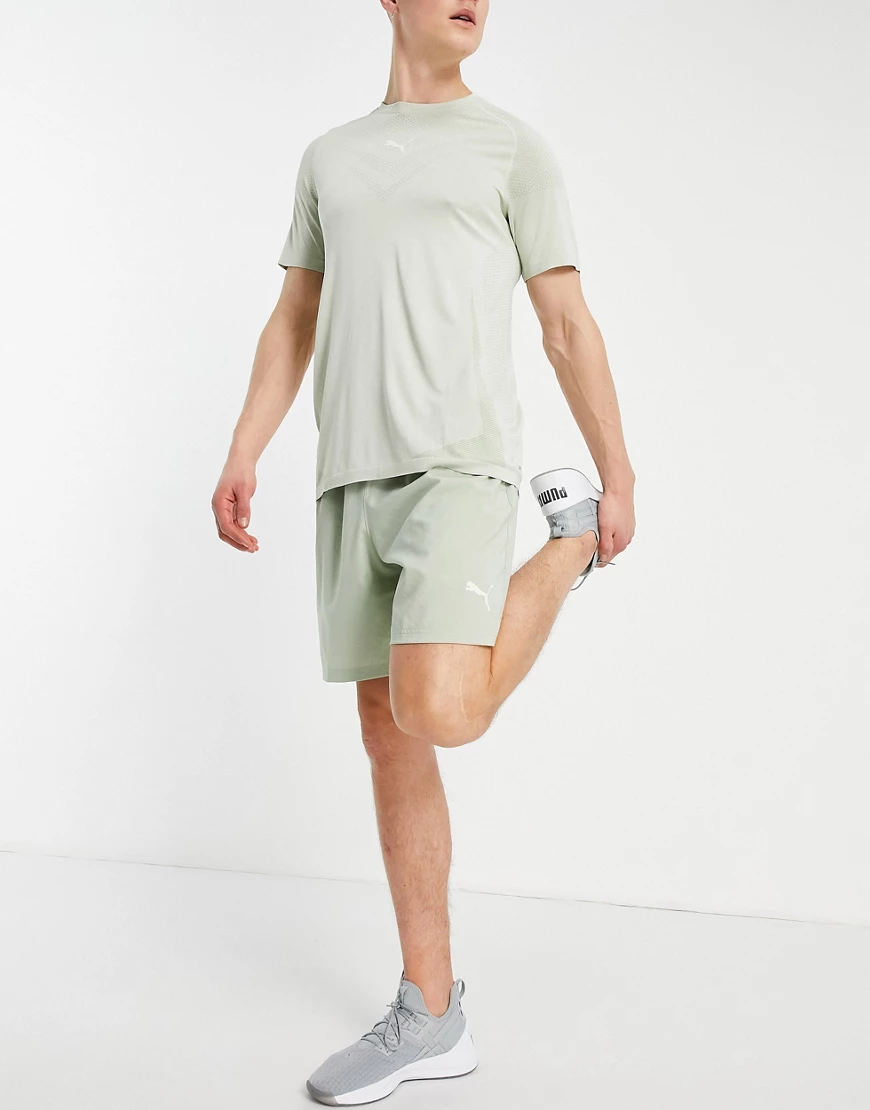 PUMA – Training Favourite Blaster – Shorts in Grün-Grau günstig online kaufen