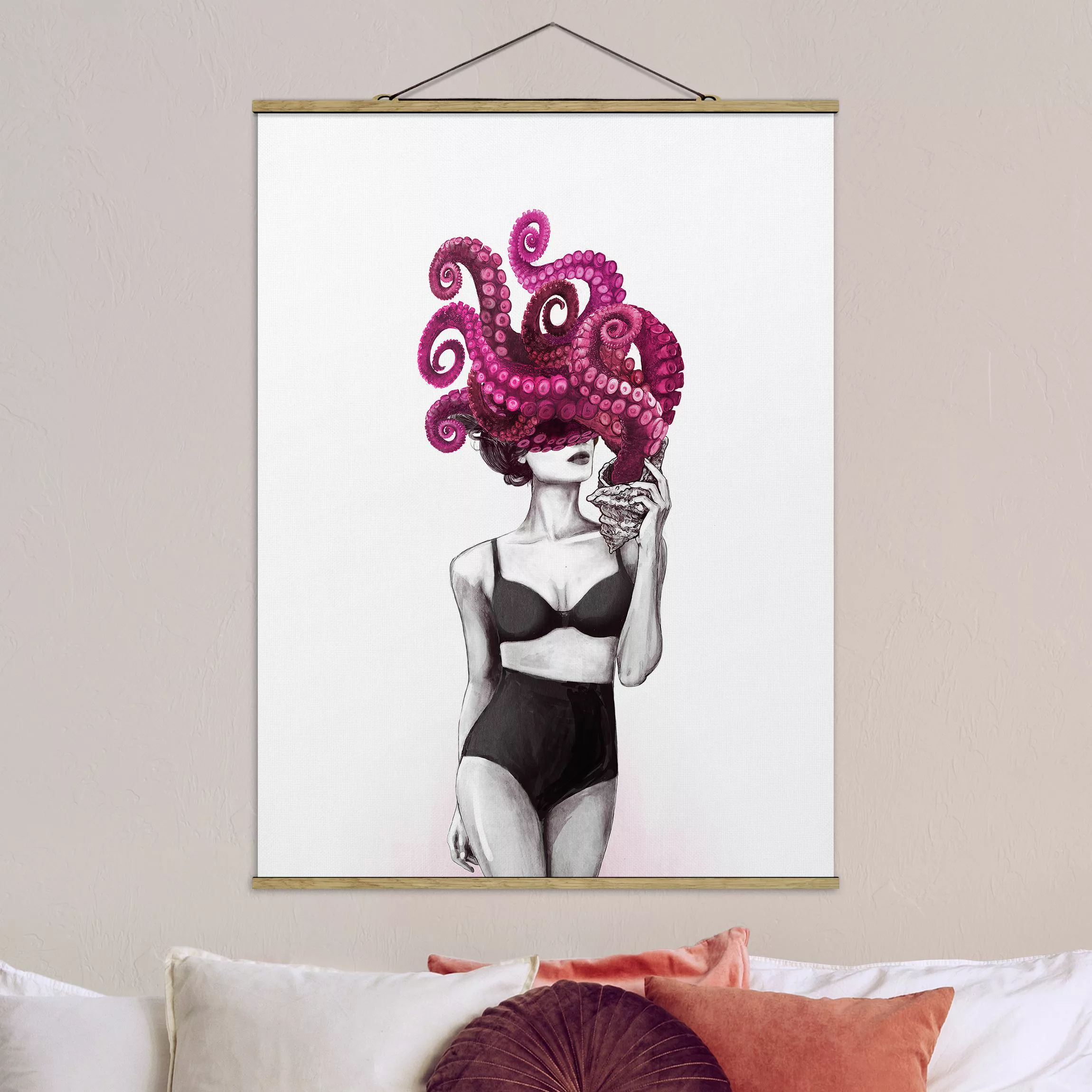 Stoffbild Tiere mit Posterleisten - Hochformat Illustration Frau in Unterwä günstig online kaufen
