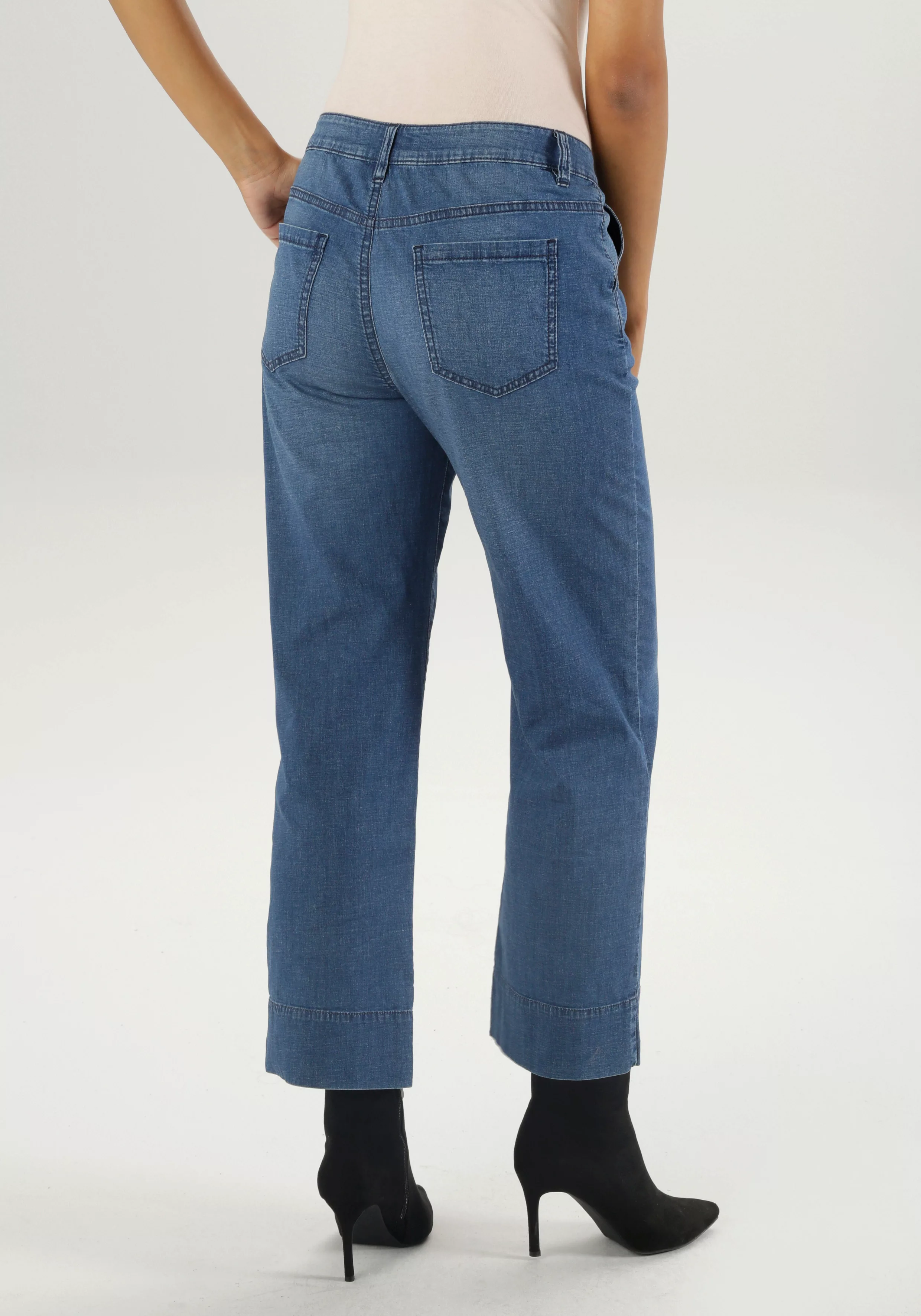 Aniston SELECTED Straight-Jeans, mit weitem Bein; regular waist - NEUE KOLL günstig online kaufen