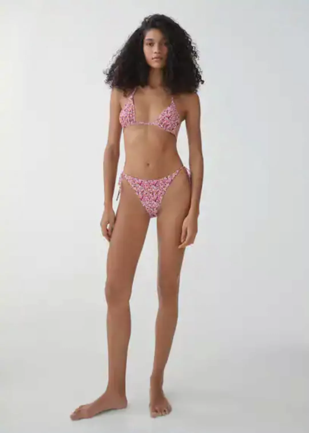 Klassischer Bikini-Slip mit Blumenmuster günstig online kaufen