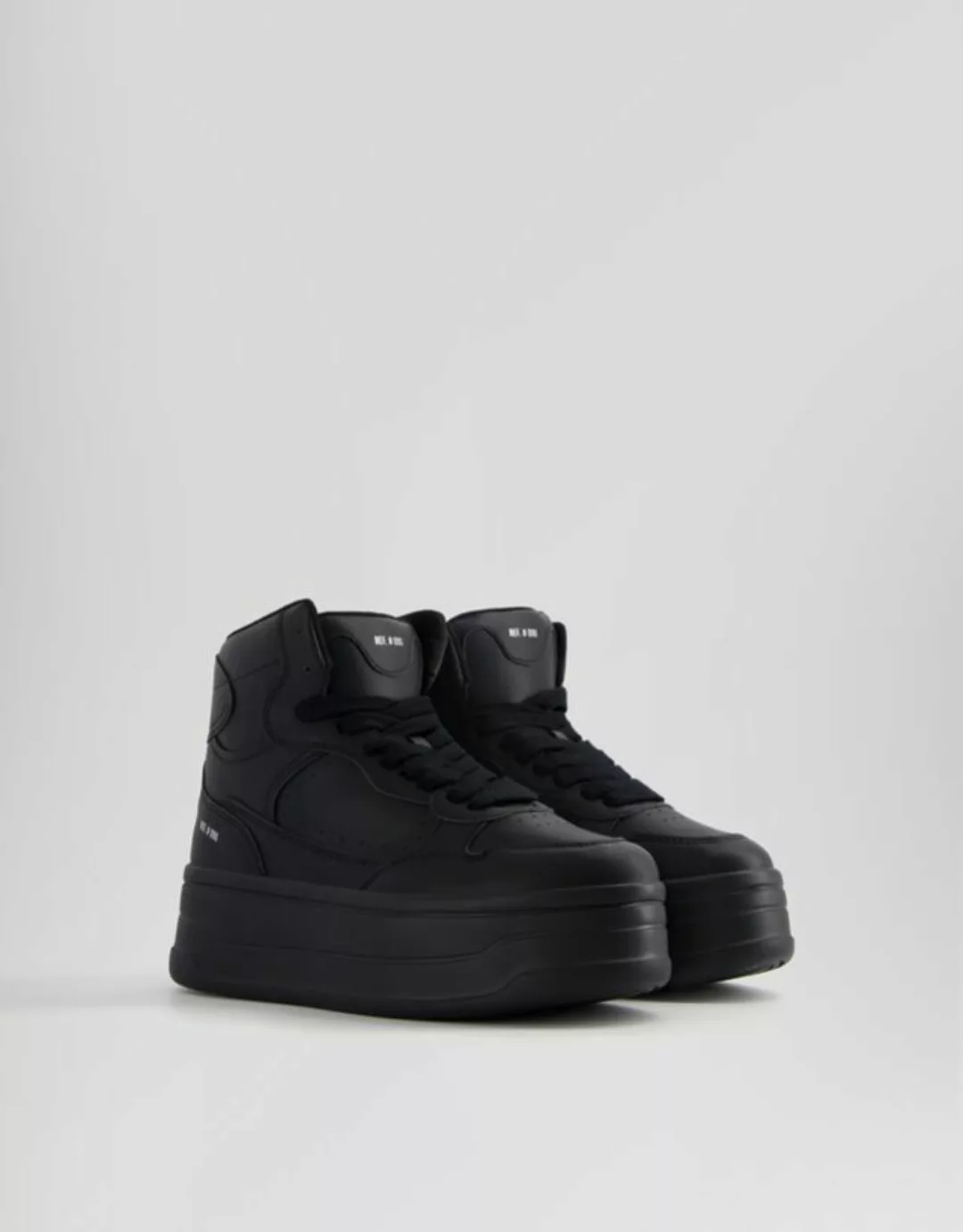 Bershka Unifarbene Plateau-Sneaker Damen 41 Schwarz günstig online kaufen